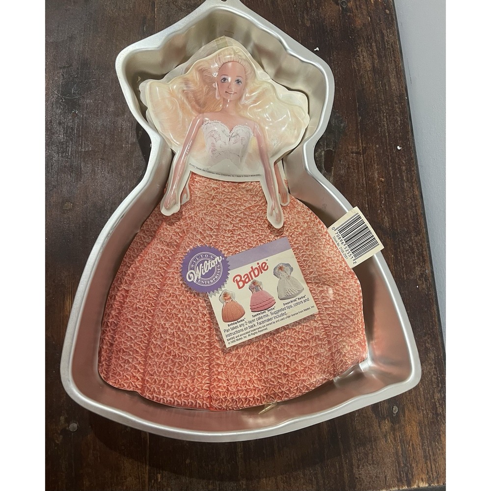 Vintage Wilton Barbie Cake Pan 2105-2551 Non-Stick Silver Aluminum w/ Facemaker